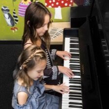 group piano lesson